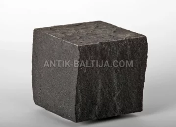 Skaldyti ir pjauti bazaltiniai grindinio akmenys nuotrauka 1