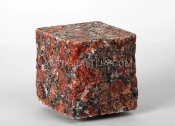 Skaldyti ir pjauti granito grindinio akmenys Rosso Santiago nuotrauka 1