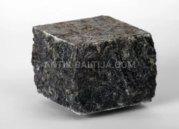 Skaldytas ir pjautas grindinio labradoritas nuotrauka 1